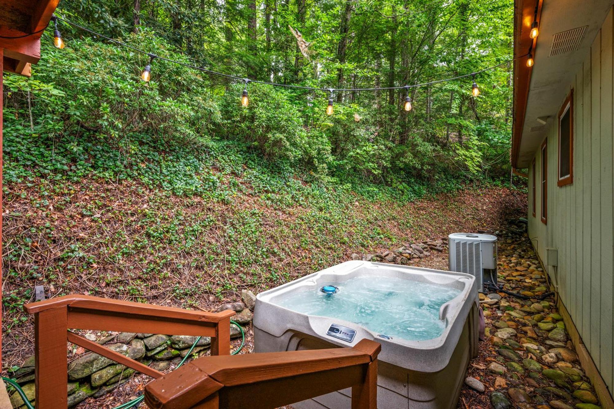 Beautiful Chalet With Fireplace And Large Game Room جاتلينبرج المظهر الخارجي الصورة