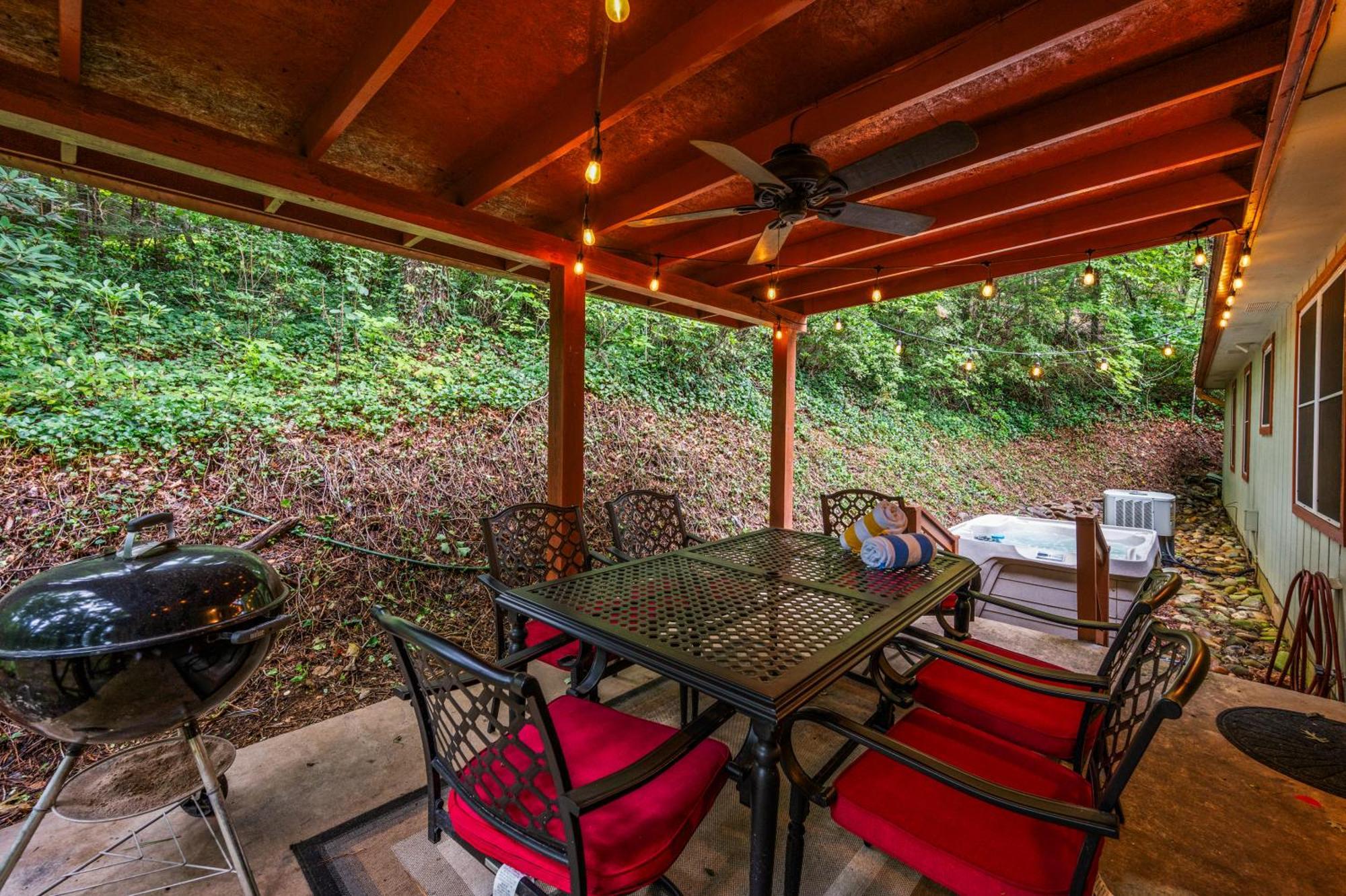 Beautiful Chalet With Fireplace And Large Game Room جاتلينبرج المظهر الخارجي الصورة