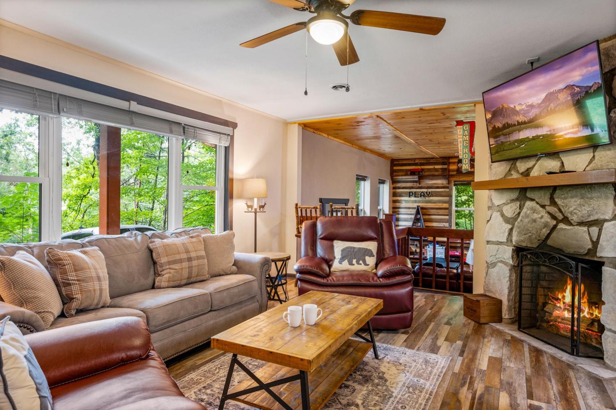 Beautiful Chalet With Fireplace And Large Game Room جاتلينبرج المظهر الخارجي الصورة