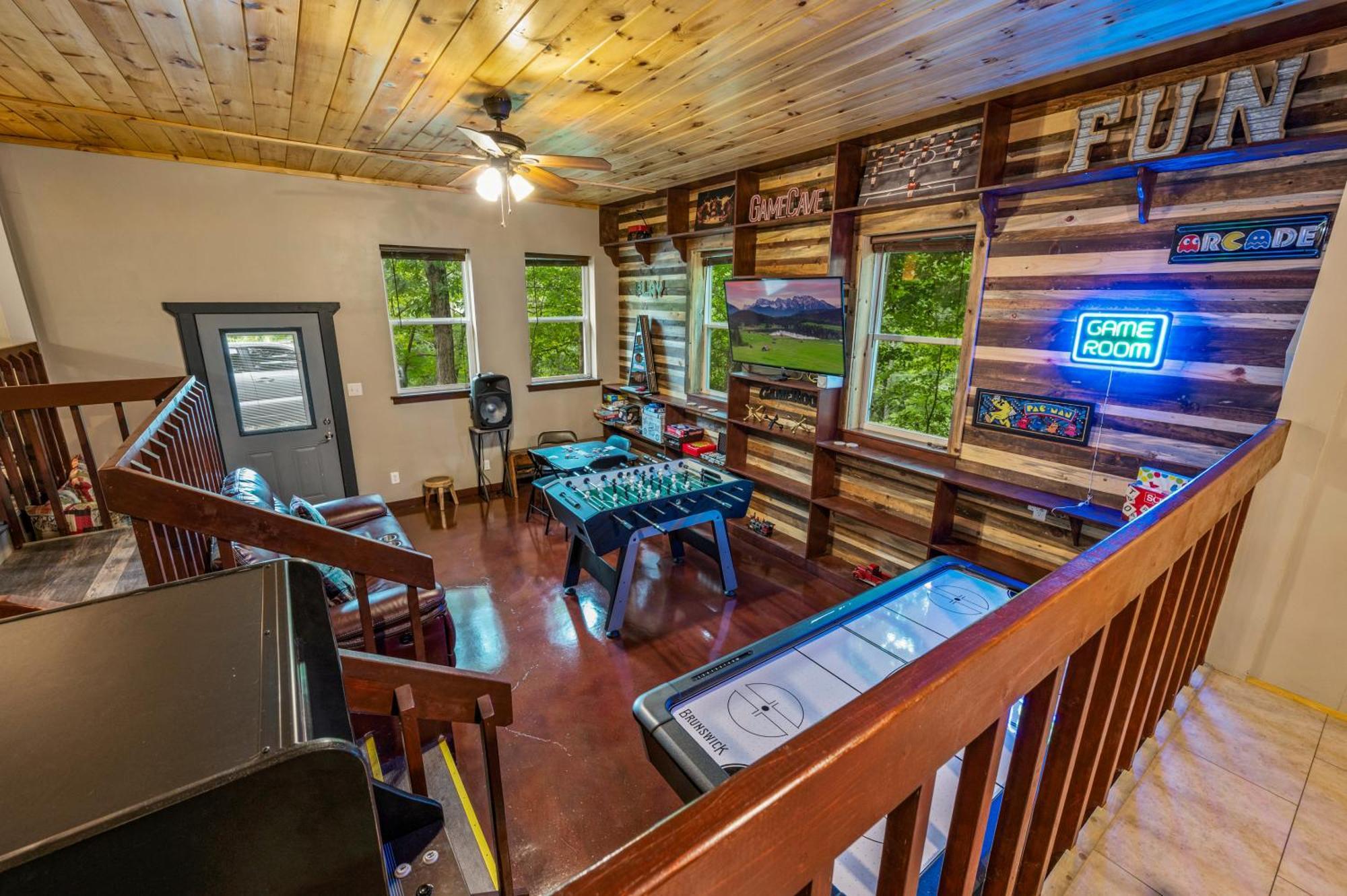 Beautiful Chalet With Fireplace And Large Game Room جاتلينبرج المظهر الخارجي الصورة