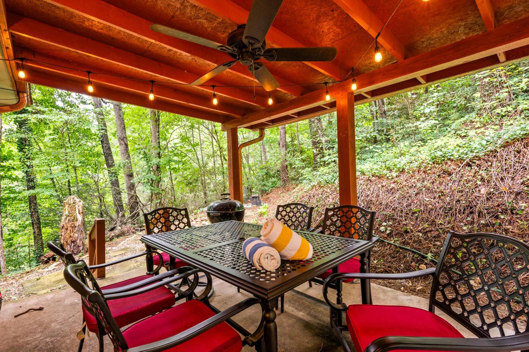 Beautiful Chalet With Fireplace And Large Game Room جاتلينبرج المظهر الخارجي الصورة