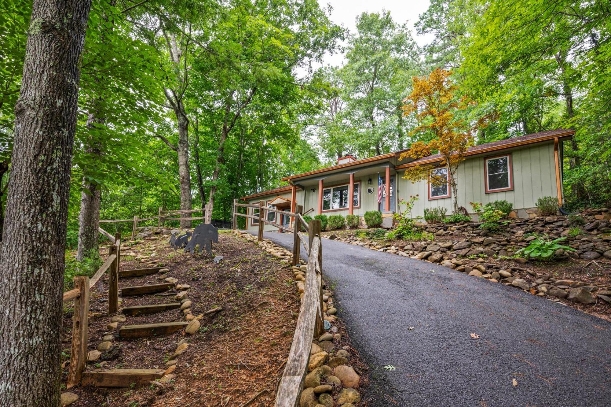 Beautiful Chalet With Fireplace And Large Game Room جاتلينبرج المظهر الخارجي الصورة