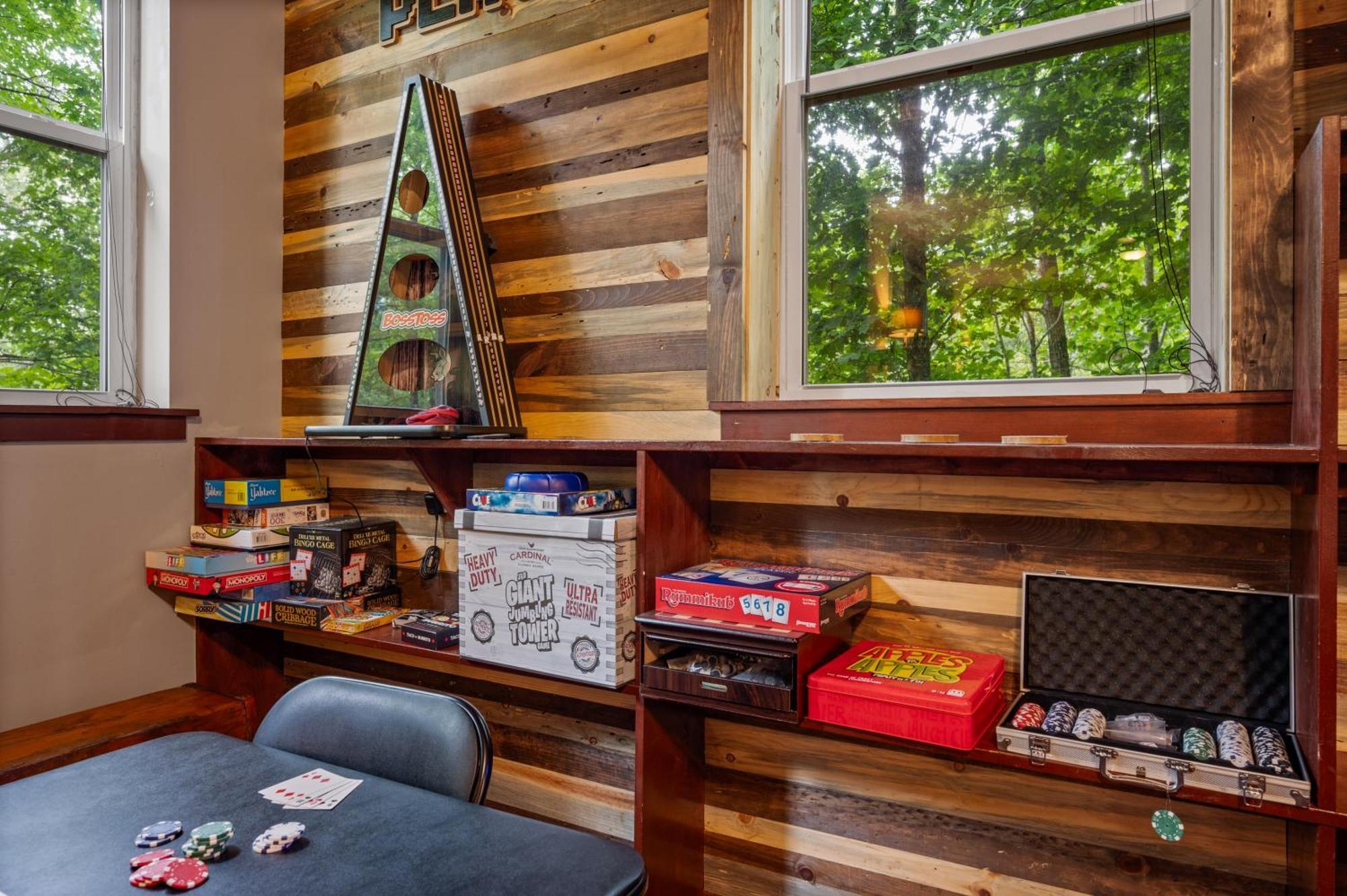 Beautiful Chalet With Fireplace And Large Game Room جاتلينبرج المظهر الخارجي الصورة