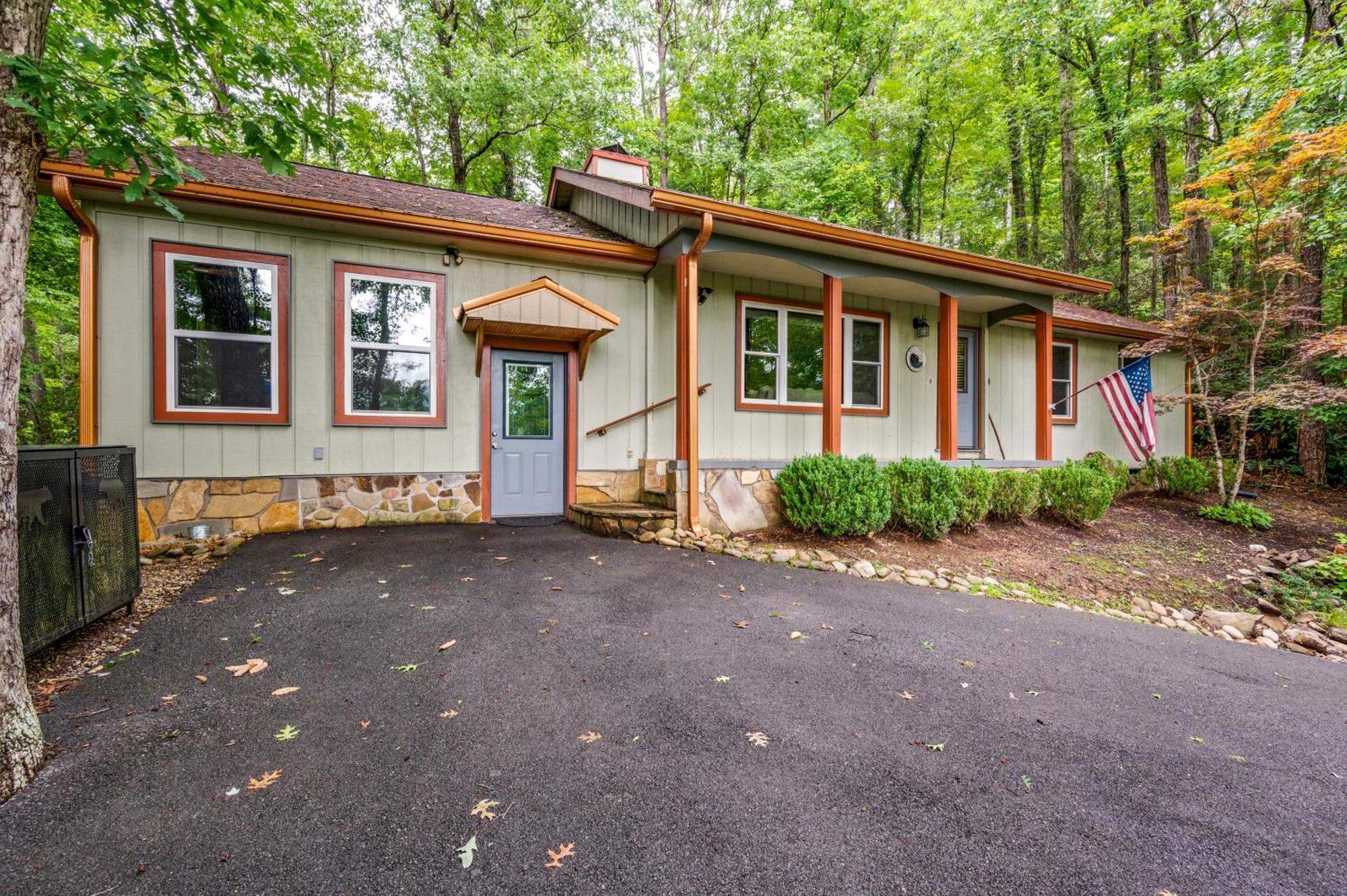 Beautiful Chalet With Fireplace And Large Game Room جاتلينبرج المظهر الخارجي الصورة