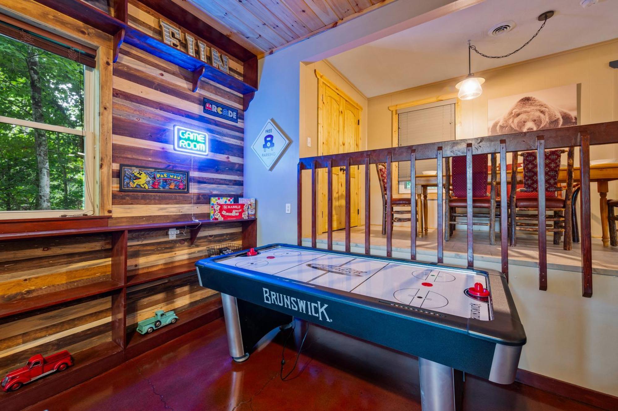 Beautiful Chalet With Fireplace And Large Game Room جاتلينبرج المظهر الخارجي الصورة