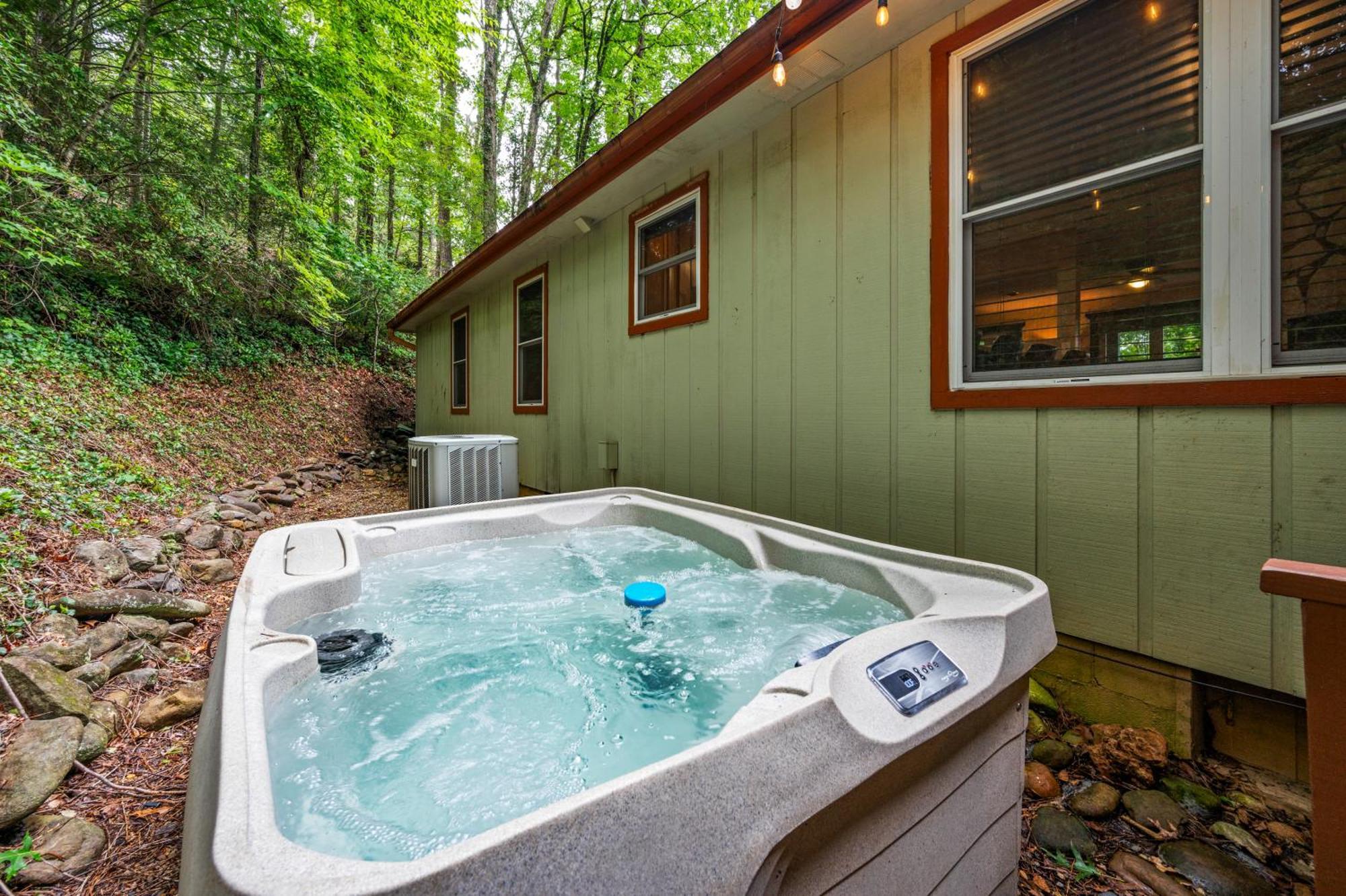 Beautiful Chalet With Fireplace And Large Game Room جاتلينبرج المظهر الخارجي الصورة