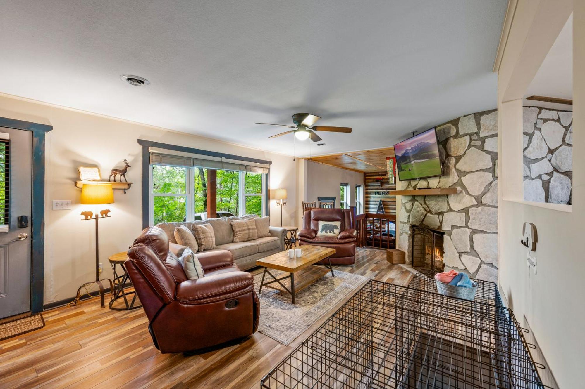 Beautiful Chalet With Fireplace And Large Game Room جاتلينبرج المظهر الخارجي الصورة